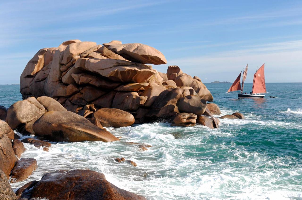 Vue Mer Cote De Granit Rose En Bretagne Apartment Trebeurden Exterior photo