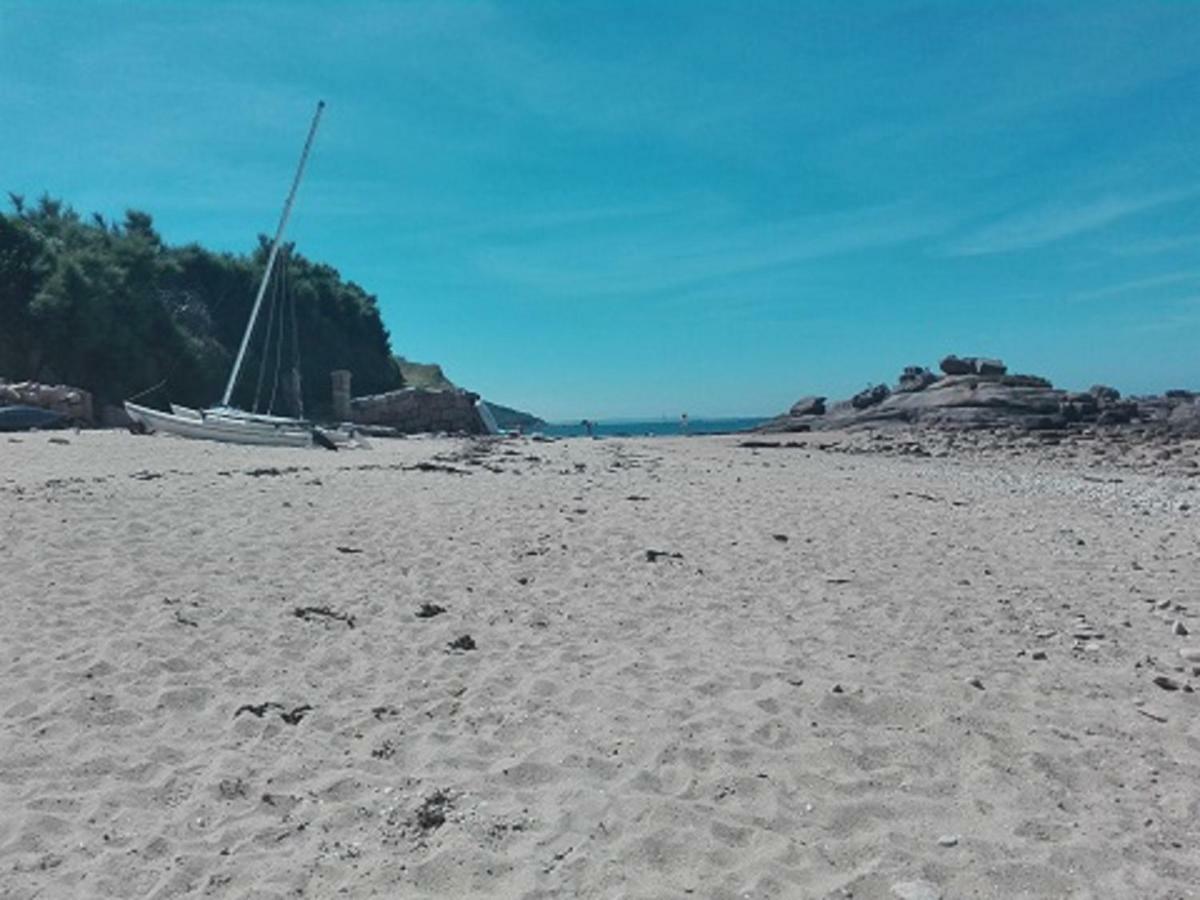 Vue Mer Cote De Granit Rose En Bretagne Trebeurden Exterior photo